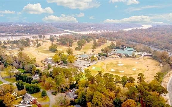 Willow Oaks Country Club and the James River in walking distance!