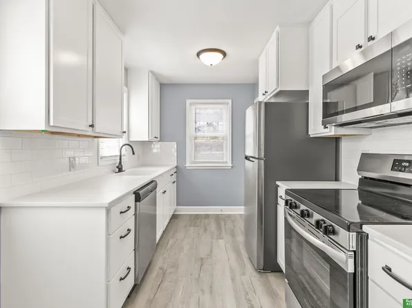 4602 N 47th St, Omaha, NE 68104