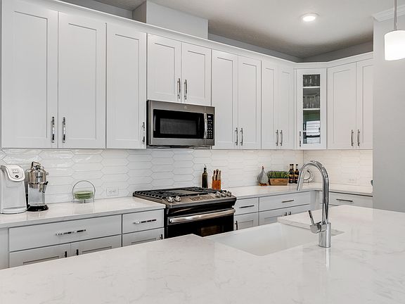 3rd image of 372 Vista Lake Cir