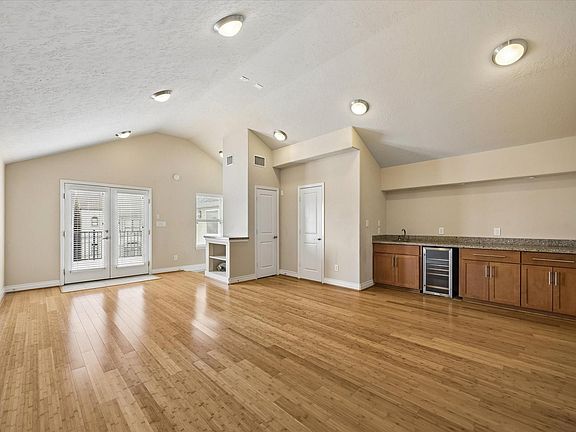 3rd image of 1630 Cohn St
