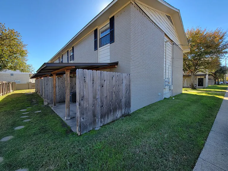 1411 Airline Dr #A — Photo 23