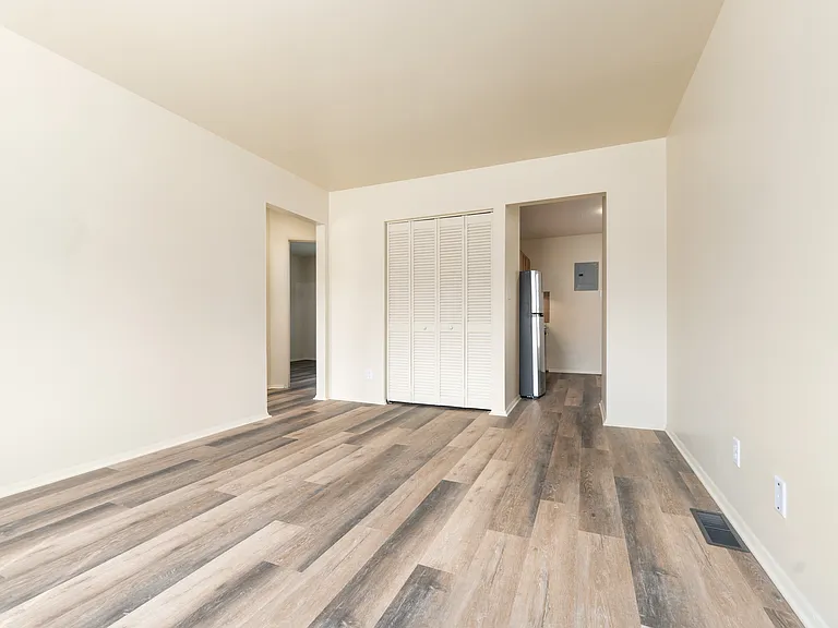 1915 SW E St #1917-1/2 — Photo 6