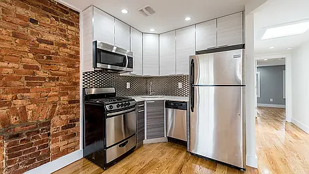 129 Ryerson Street, #3