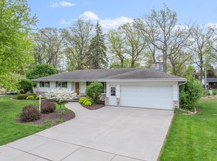 2113 Edgewood Ct, Kaukauna, WI 54130