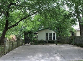 105 S Jernigan St, Bells, TX 75414