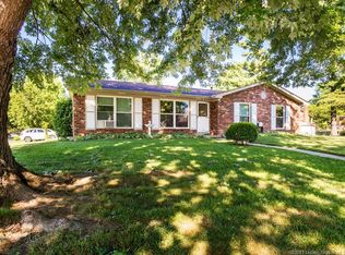 134 Nashua Dr, Clarksville, IN 47129
