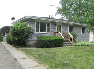 143 Peachtree Ln, Woodstock, IL 60098