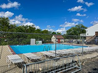 7458 Saxony Dr, West Chester, OH 45069