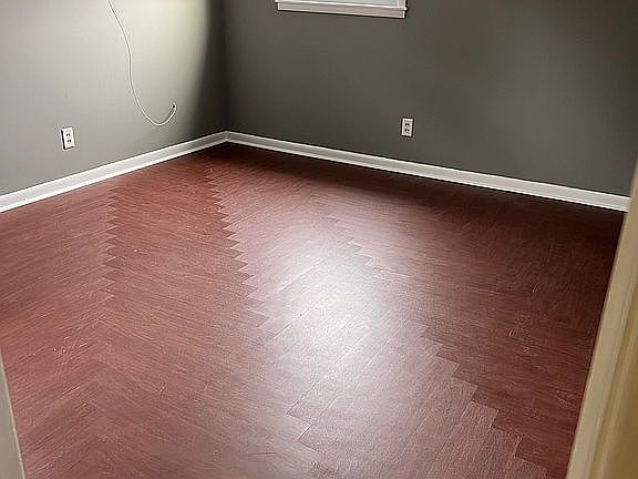 3rd image of 1306 Elliott Dr