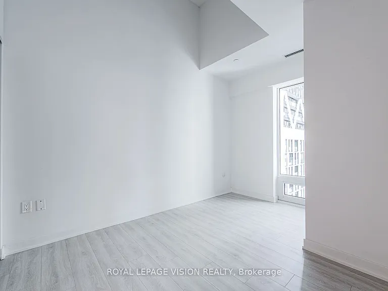 121 Saint Patrick St #1121 — Photo 24