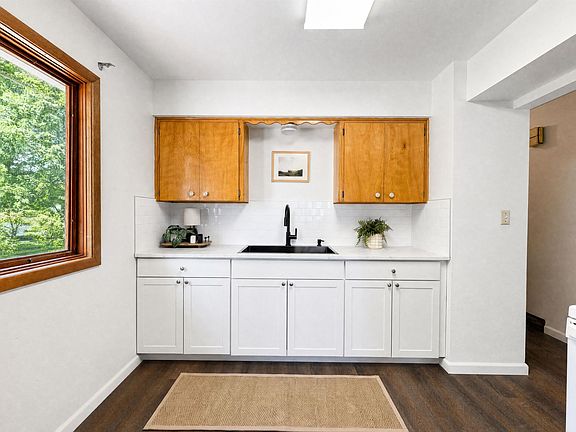 5th image of 703 N 2nd St