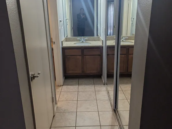 830 W Lincoln Ave, Escondido, CA