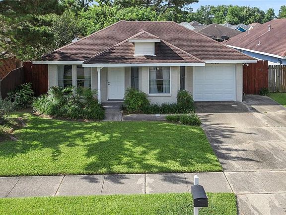 2nd image of 2725 Laurie Ln
