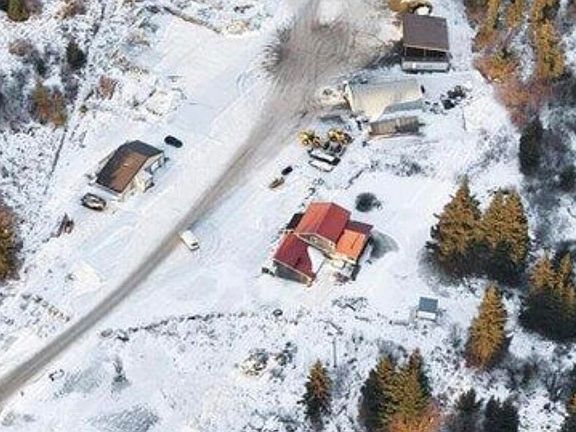 2nd image of 3800 Sterling Hwy