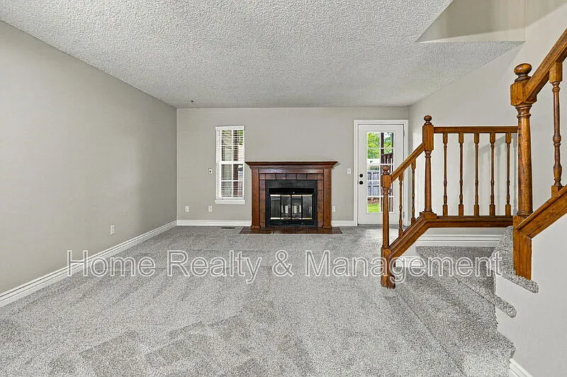 Hunters Ridge — Photo 4