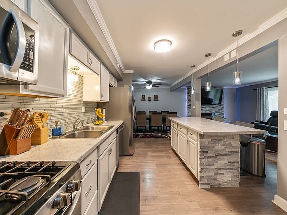 3rd image of 2110 Country Club Dr #0