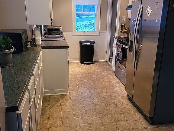 3rd image of 621 Oakmont Dr