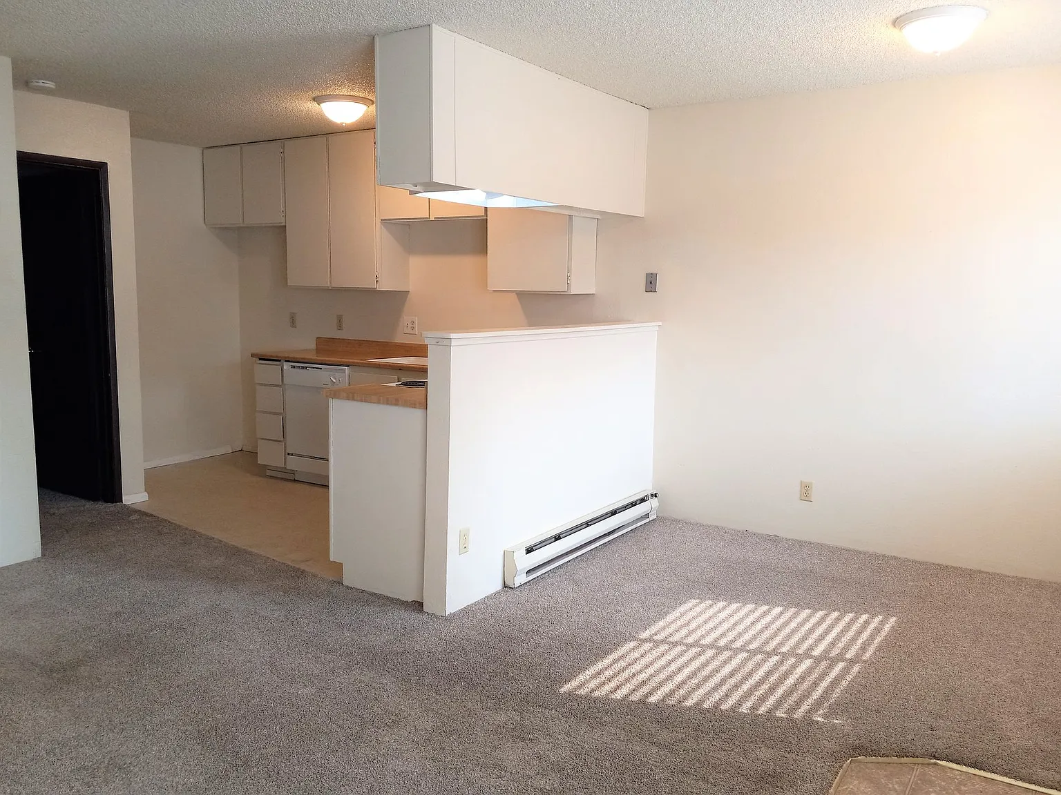 KE729 — Photo 2