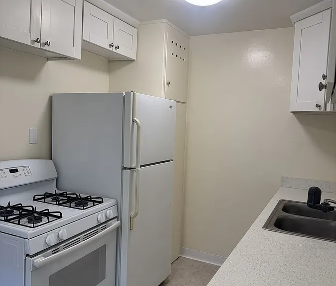 1565 Main St #2 — Photo 4