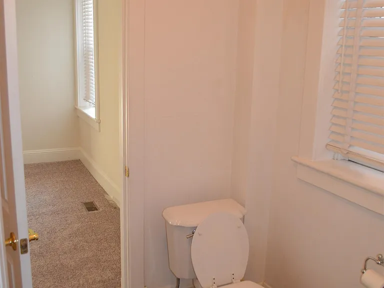 621 W Princess Anne Rd — Photo 7
