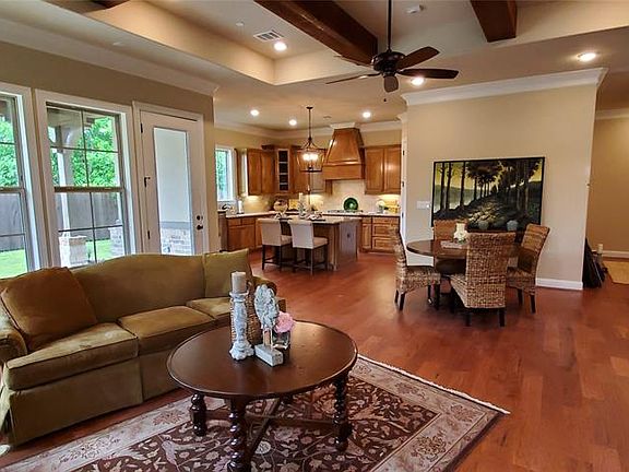 5th image of 431 Watermere Dr