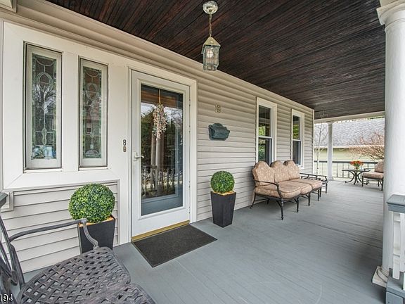 3rd image of 8 Appleton Rd