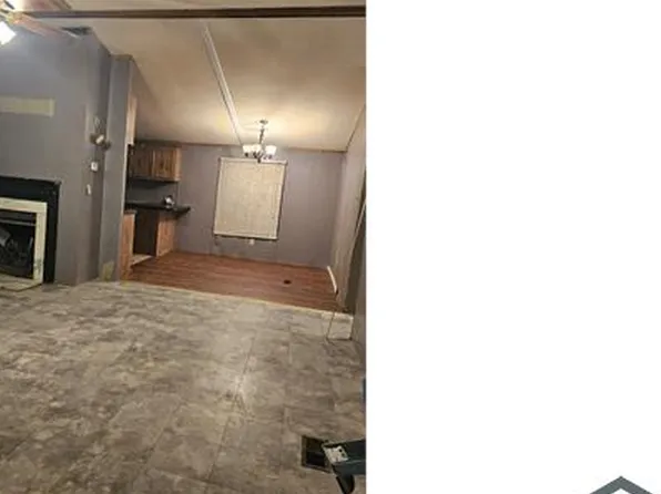 101 W Apple Blossom Ln, Wellington, KS 67152