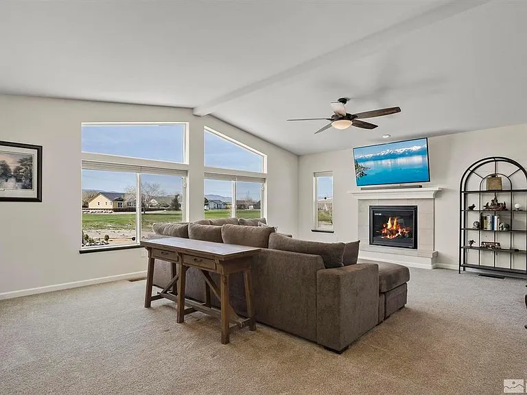 1212 Roland Ct — Photo 2