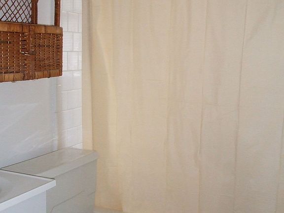 Full Hall Bath