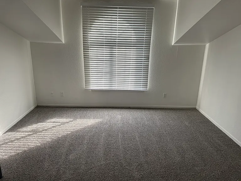 3155 Niagra St #143 — Photo 15