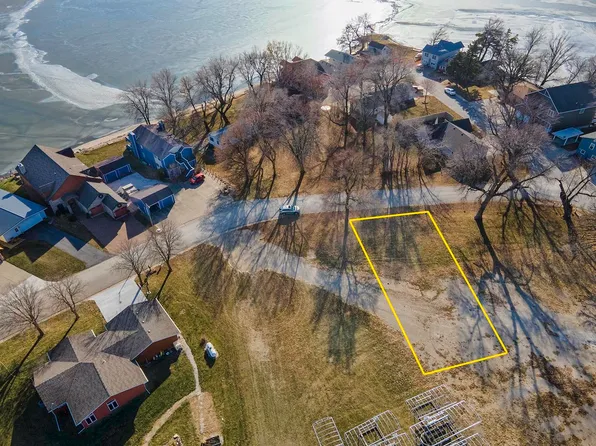 414 Lakewood Dr, Lake View, IA 51450