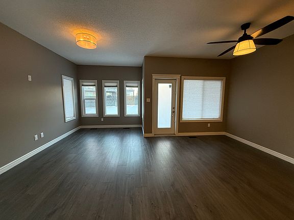 4th image of 32 Juneau Way