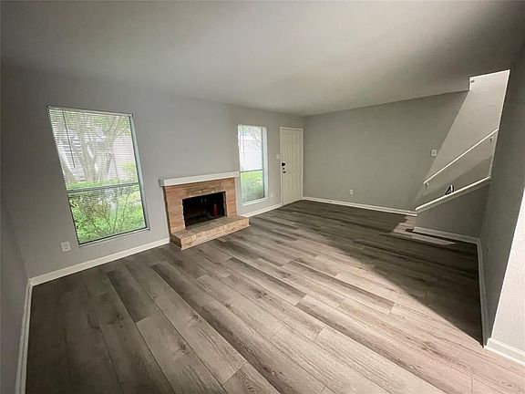 4th image of 2120 Wilcrest Dr APT 103
