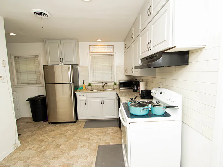 Brookside Dr — Photo 14