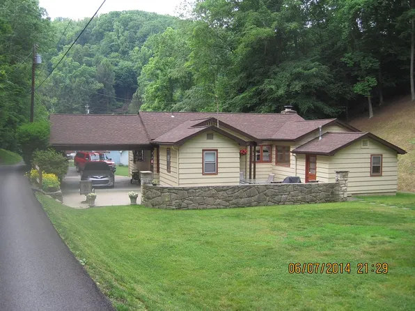 37 Montclair Dr, Charleston, WV 25311