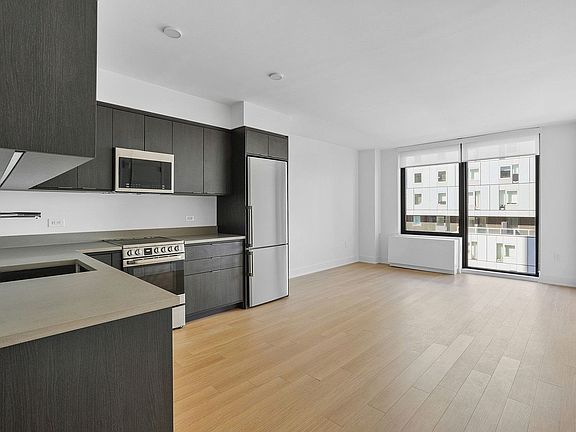 3rd image of 662 Pacific St #15F