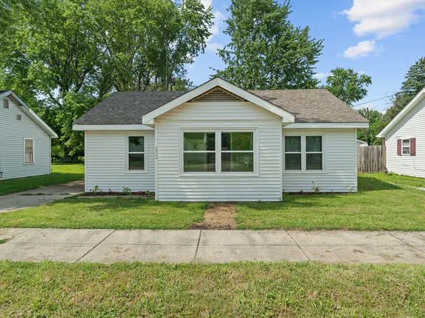 632 7th St, Shelbyville, IN 46176