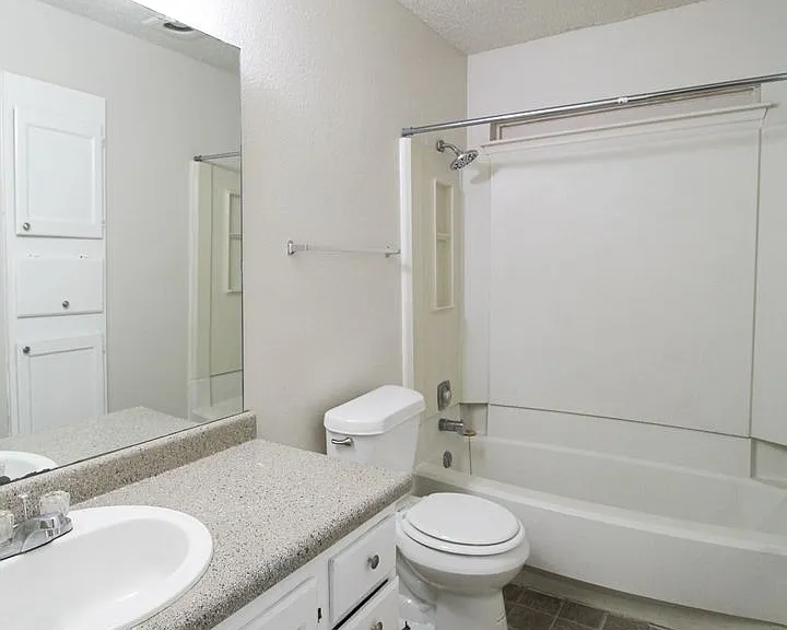4724 Oakfield Way — Photo 6