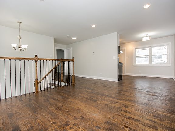 5th image of 4453 Balmoral Dr