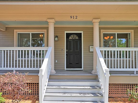 3rd image of 912 E 37th Street