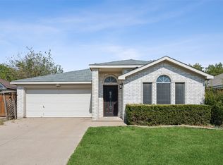 6837 Prairie Hill Rd N, Fort Worth, TX 76131