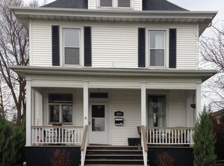 1204 E Grove St, Bloomington, IL 61701