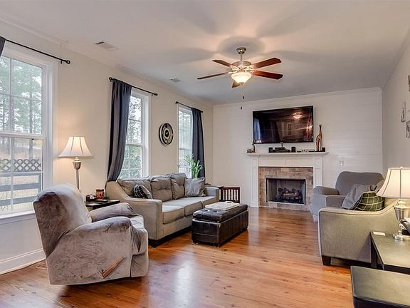 5th image of 1021 Drayton Ct