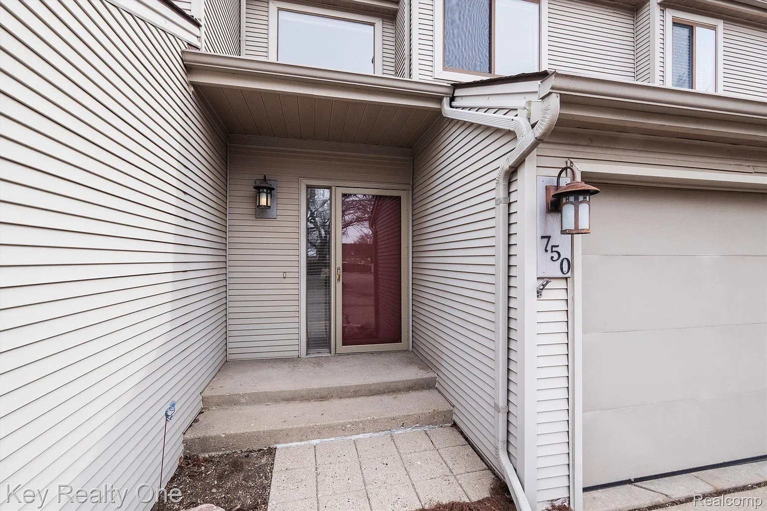 750 Eastbridge Ct photo 1