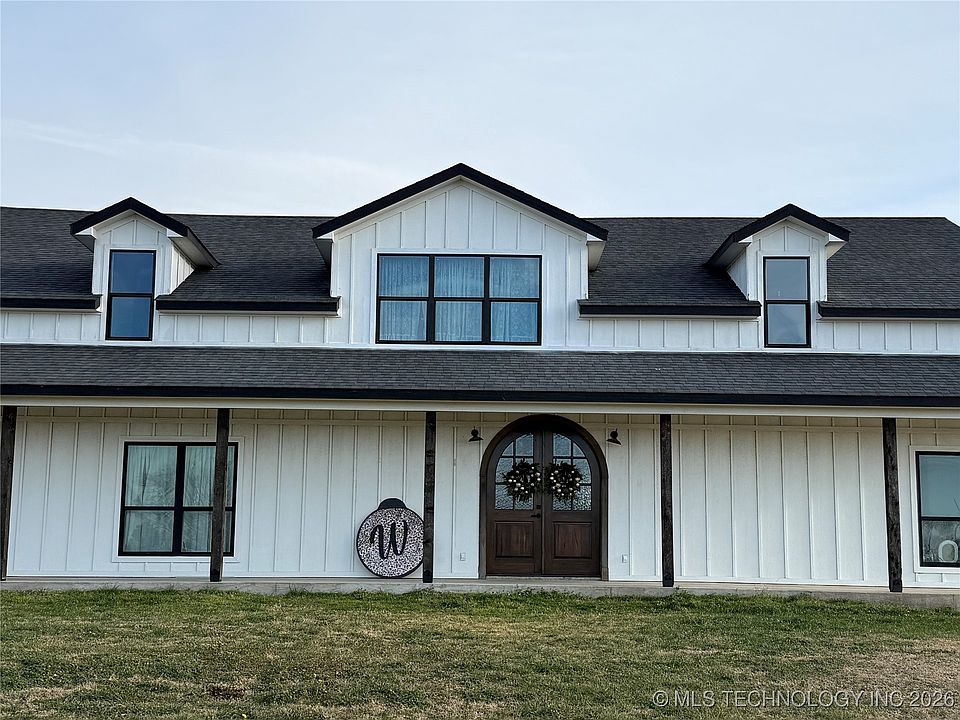 1st image of 556 Persimmon St NW
