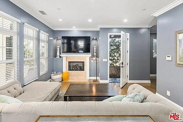3976 Tilden Ave — Photo 5