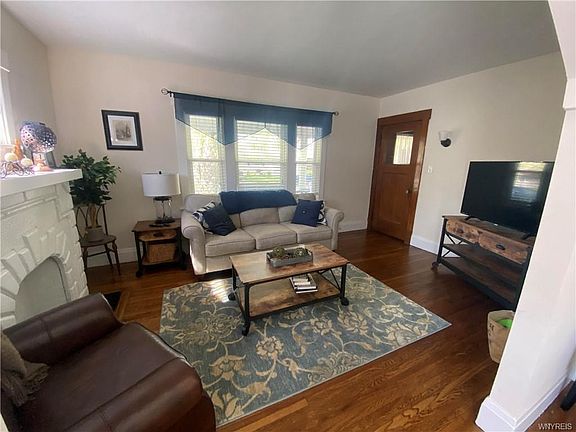 5th image of 15 Whitehall Ave