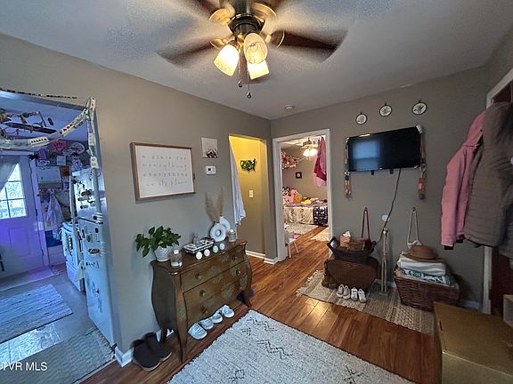 5th image of 257 Lynn Rd