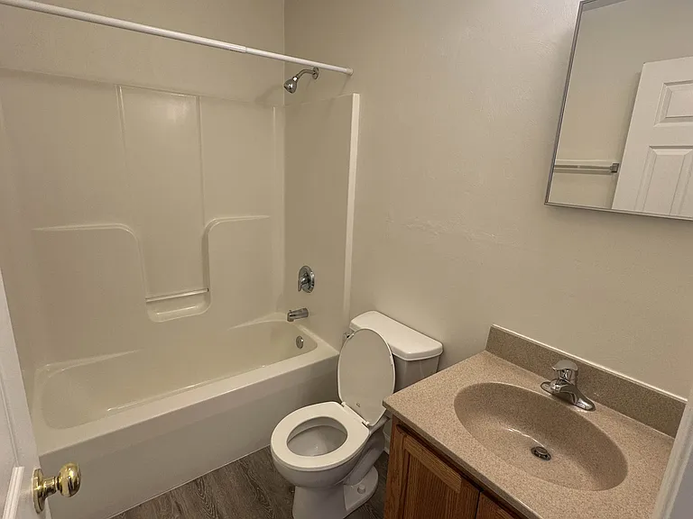 10 Lawrence Pl — Photo 4