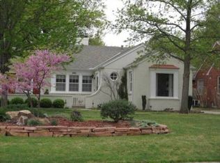 221 N Ridgewood Dr, Wichita, KS 67208